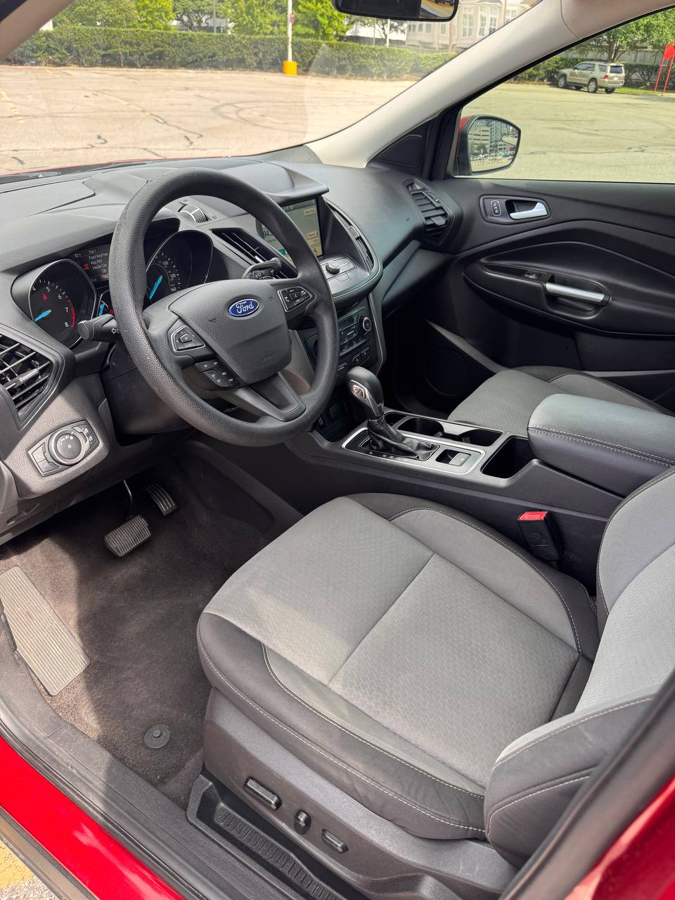 
								Ford Escape SE 2019 full									