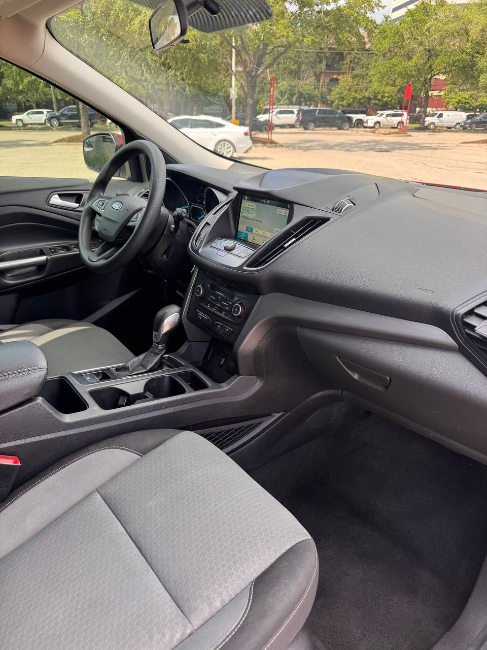 
								Ford Escape SE 2019 full									