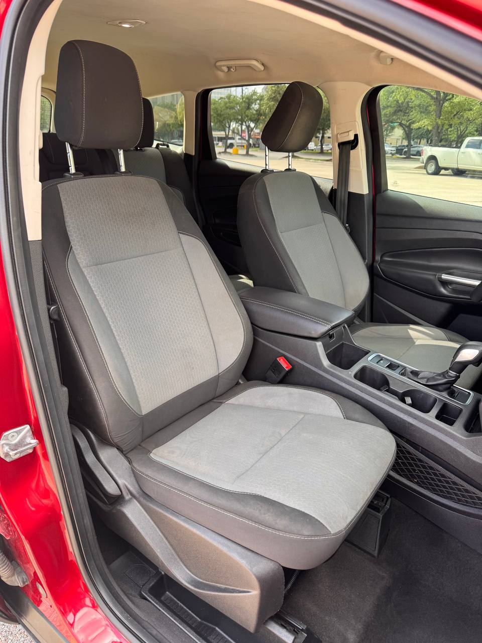 
								Ford Escape SE 2019 full									