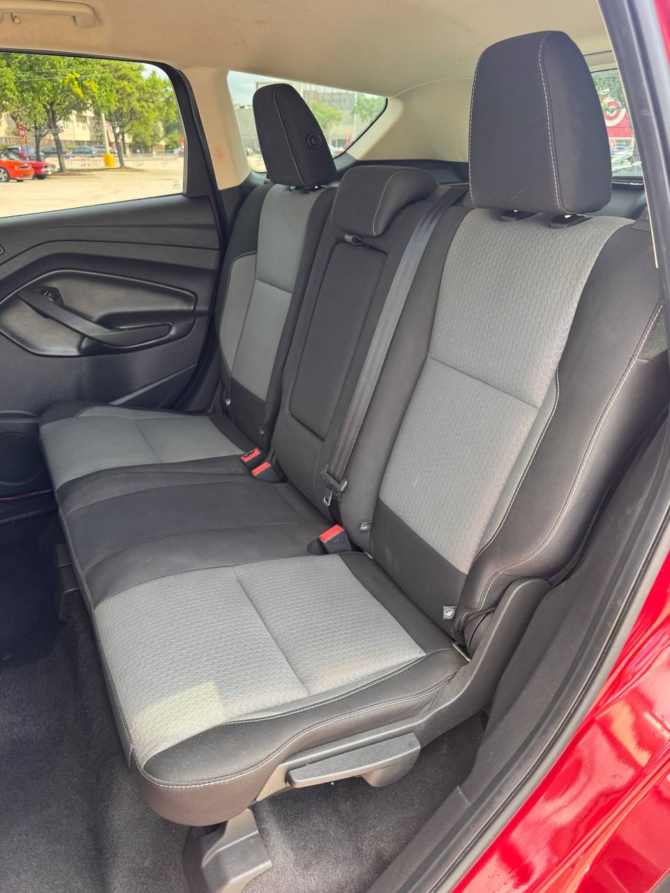 
								Ford Escape SE 2019 full									