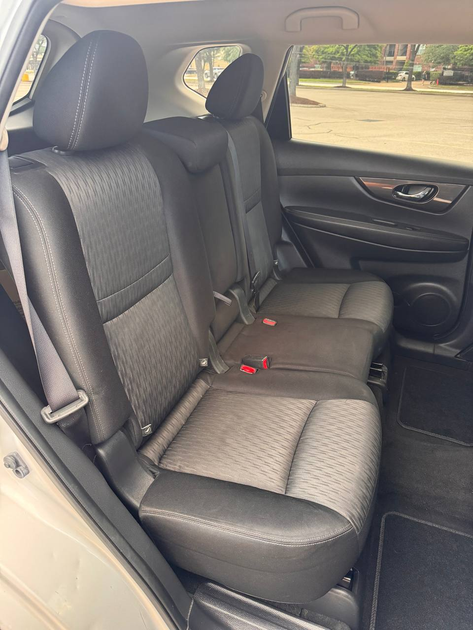 
								Nissan Rogue S FWD 2017 full									