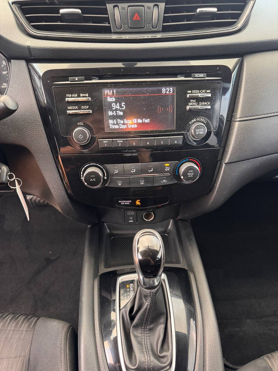 
								Nissan Rogue S FWD 2017 full									