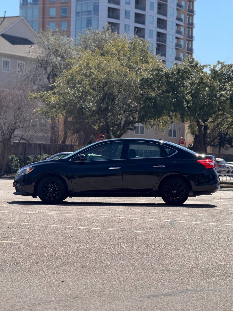 
								Nissan Sentra SV FWD 2019 full									