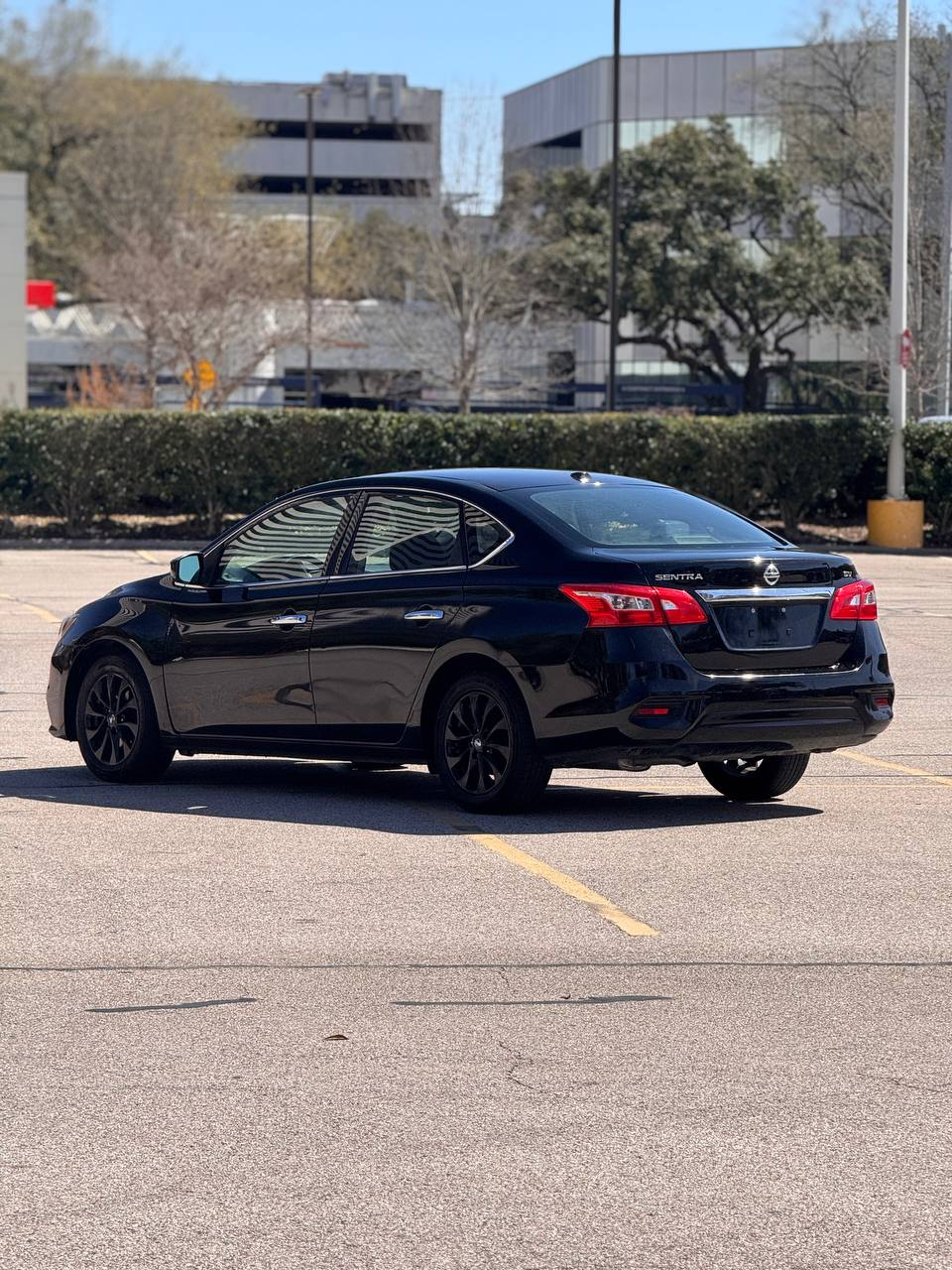 
								Nissan Sentra SV FWD 2019 full									