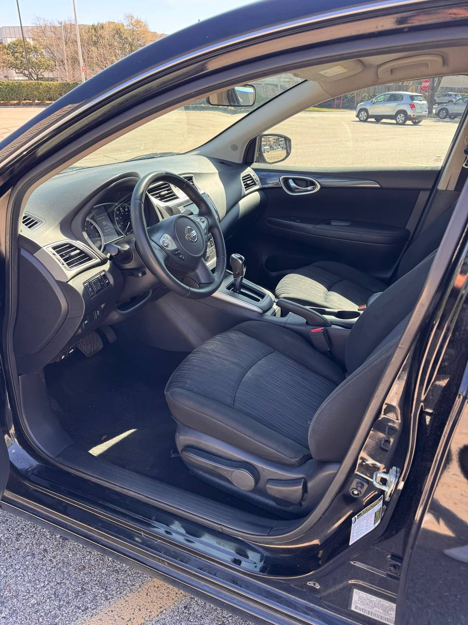 
								Nissan Sentra SV FWD 2019 full									