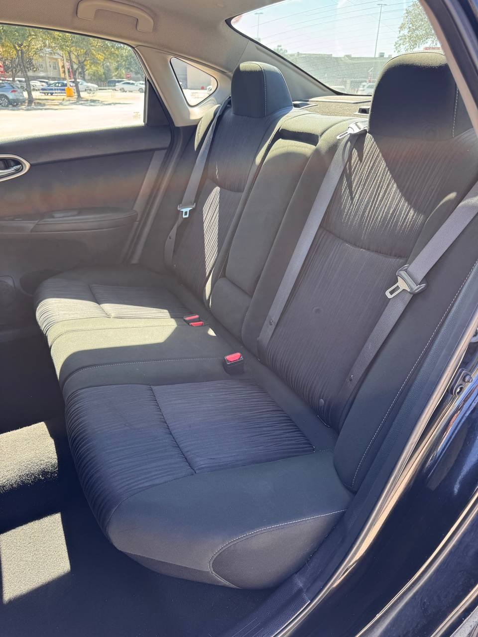 
								Nissan Sentra SV FWD 2019 full									