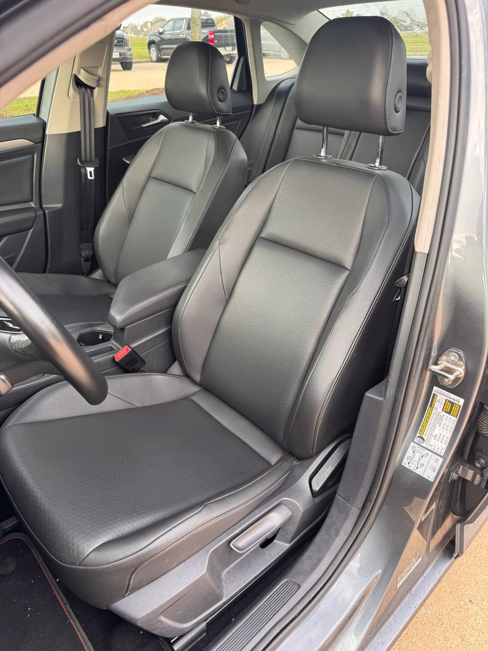 
								Volkswagen Jetta SE FWD 2019 full									