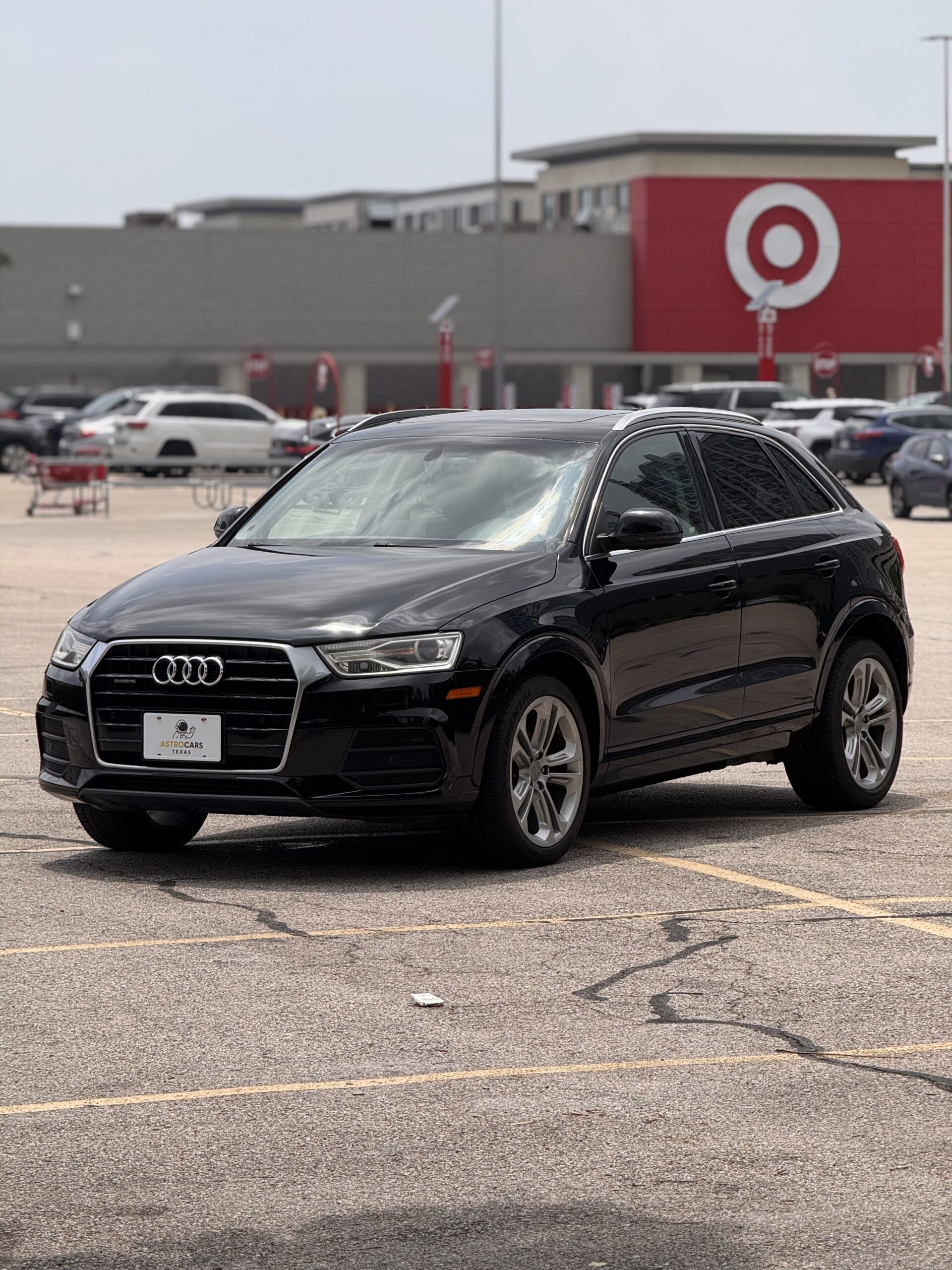 
								Audi Q3 full									