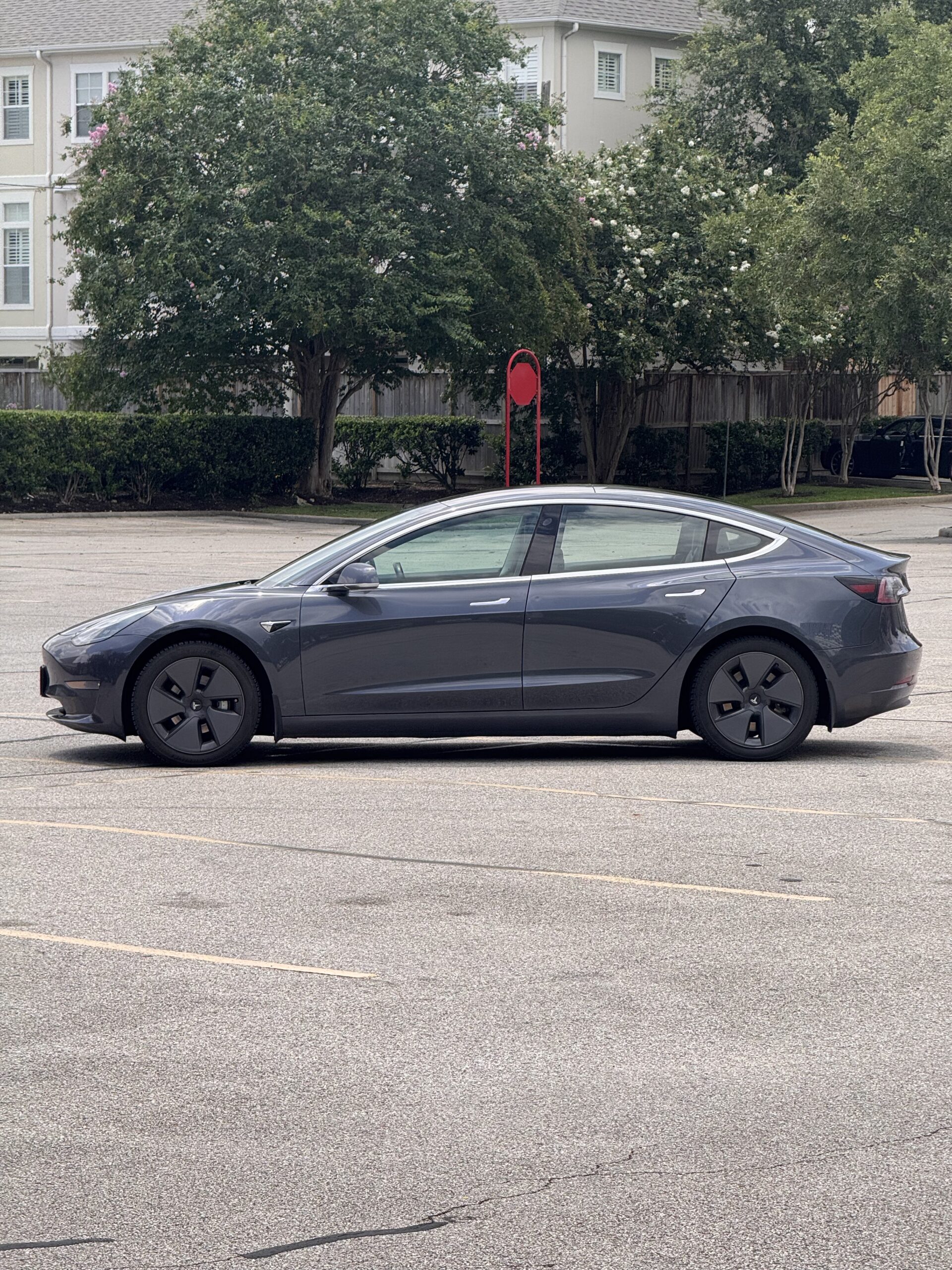 
								Tesla Model 3 Long Range full									