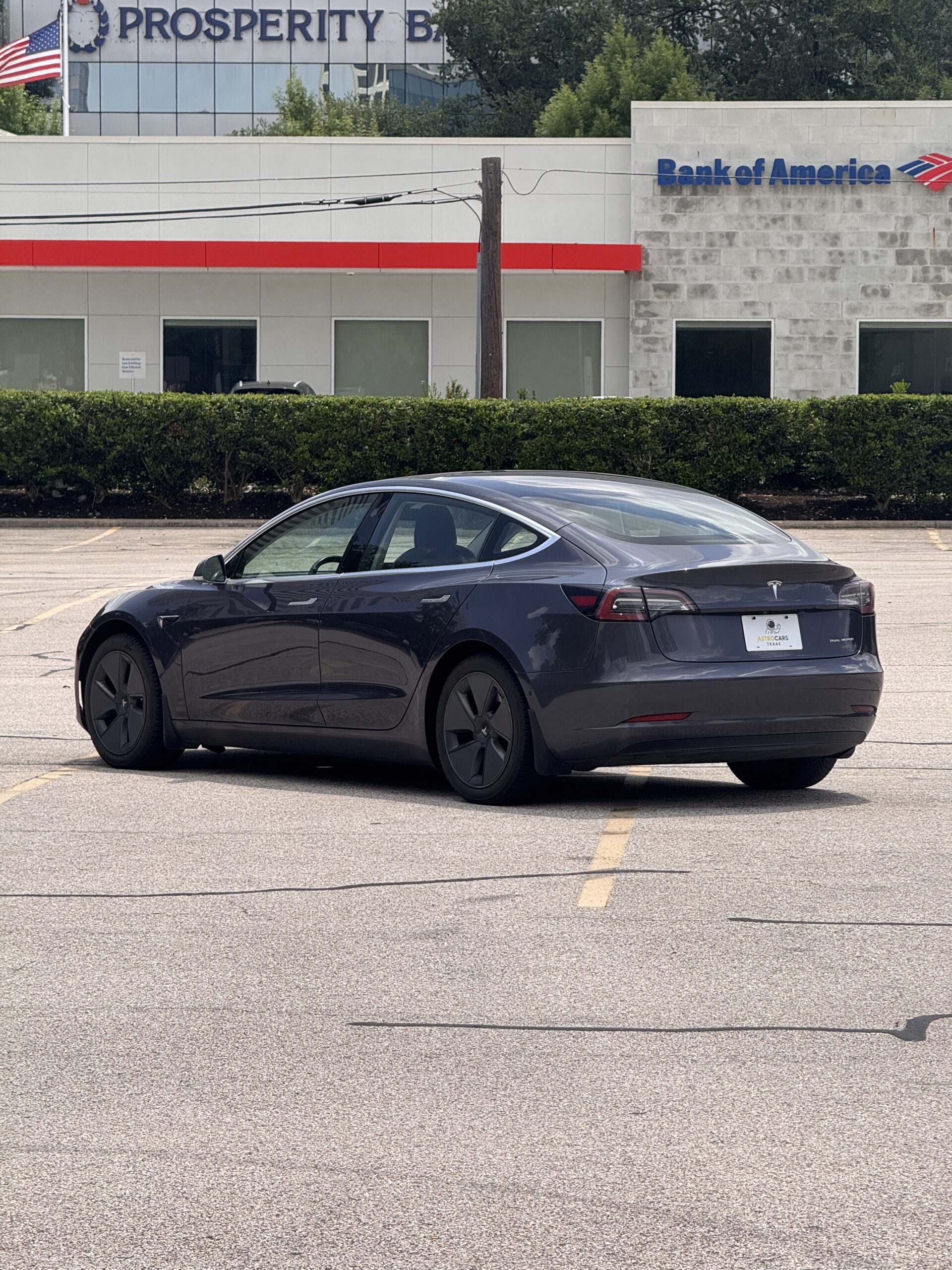 
								Tesla Model 3 Long Range full									