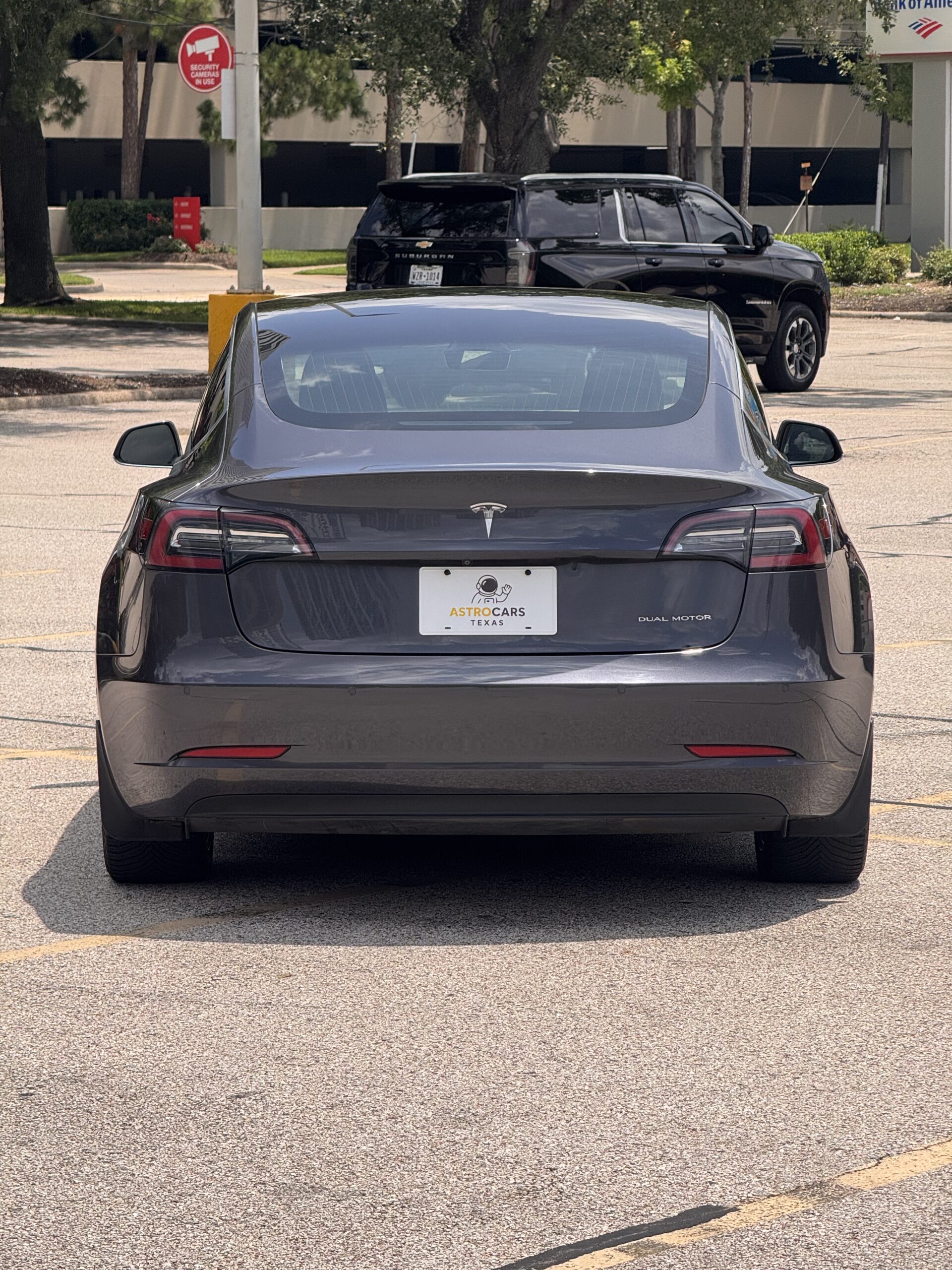 
								Tesla Model 3 Long Range full									