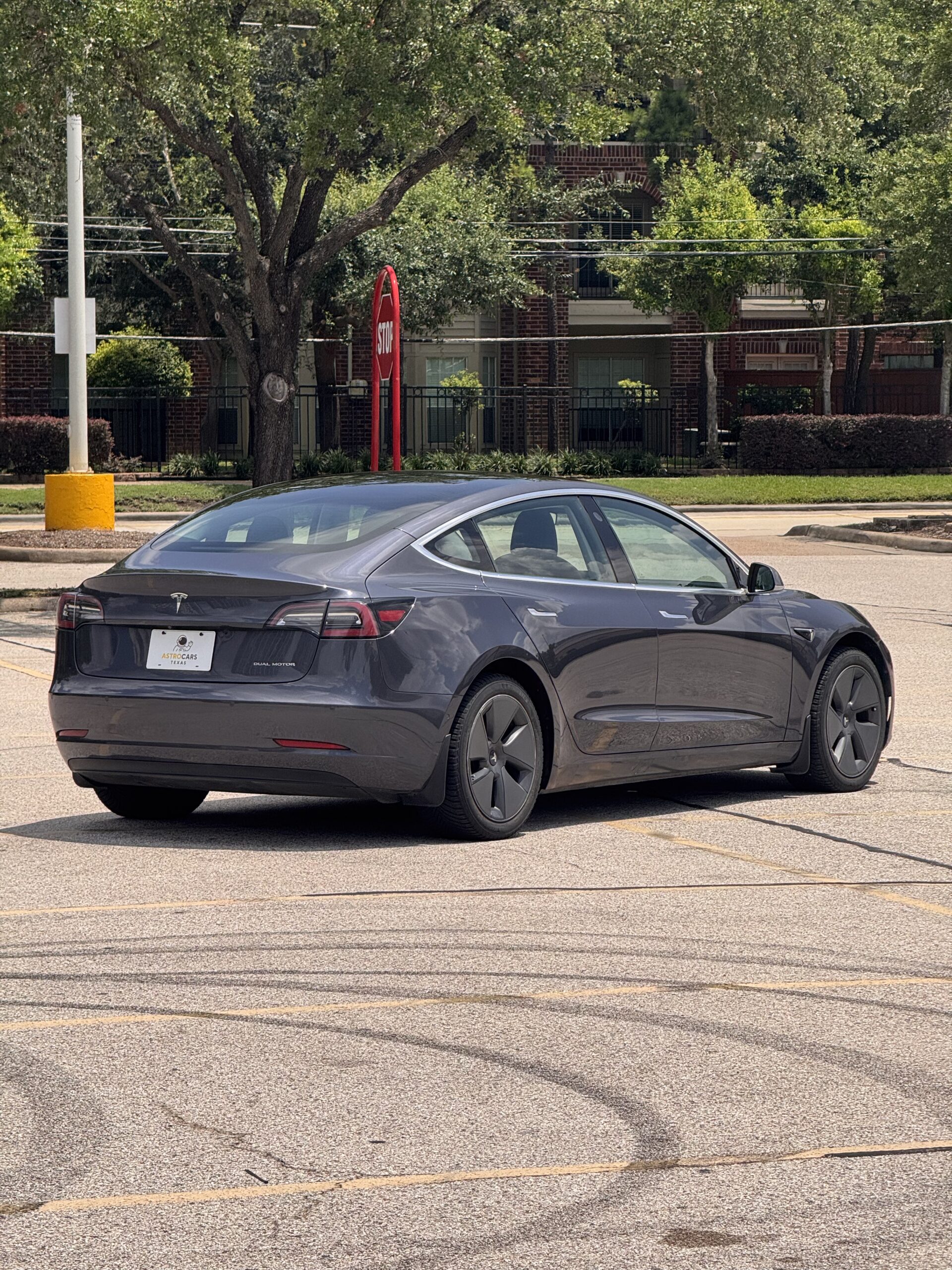
								Tesla Model 3 Long Range full									