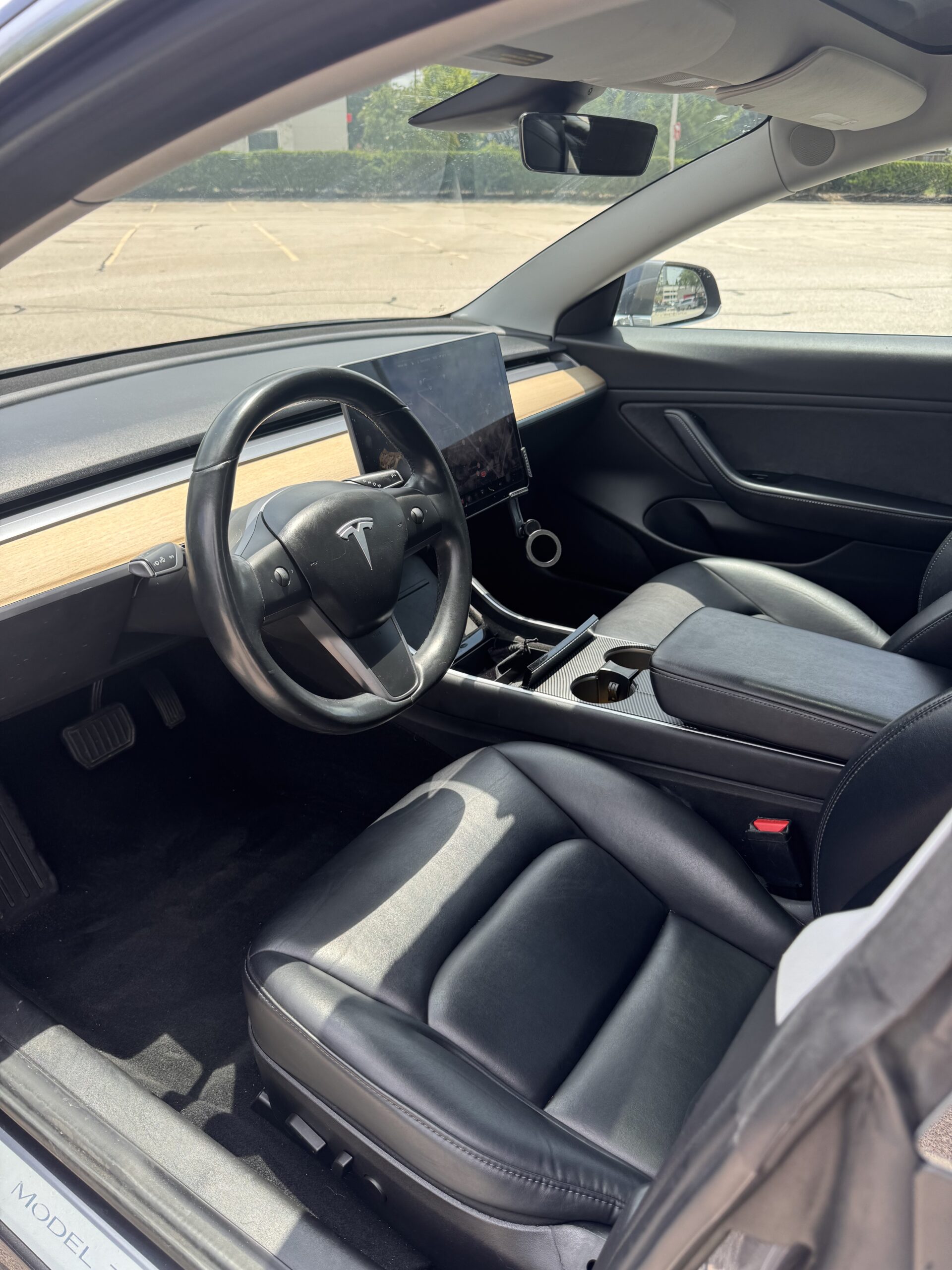 
								Tesla Model 3 Long Range full									