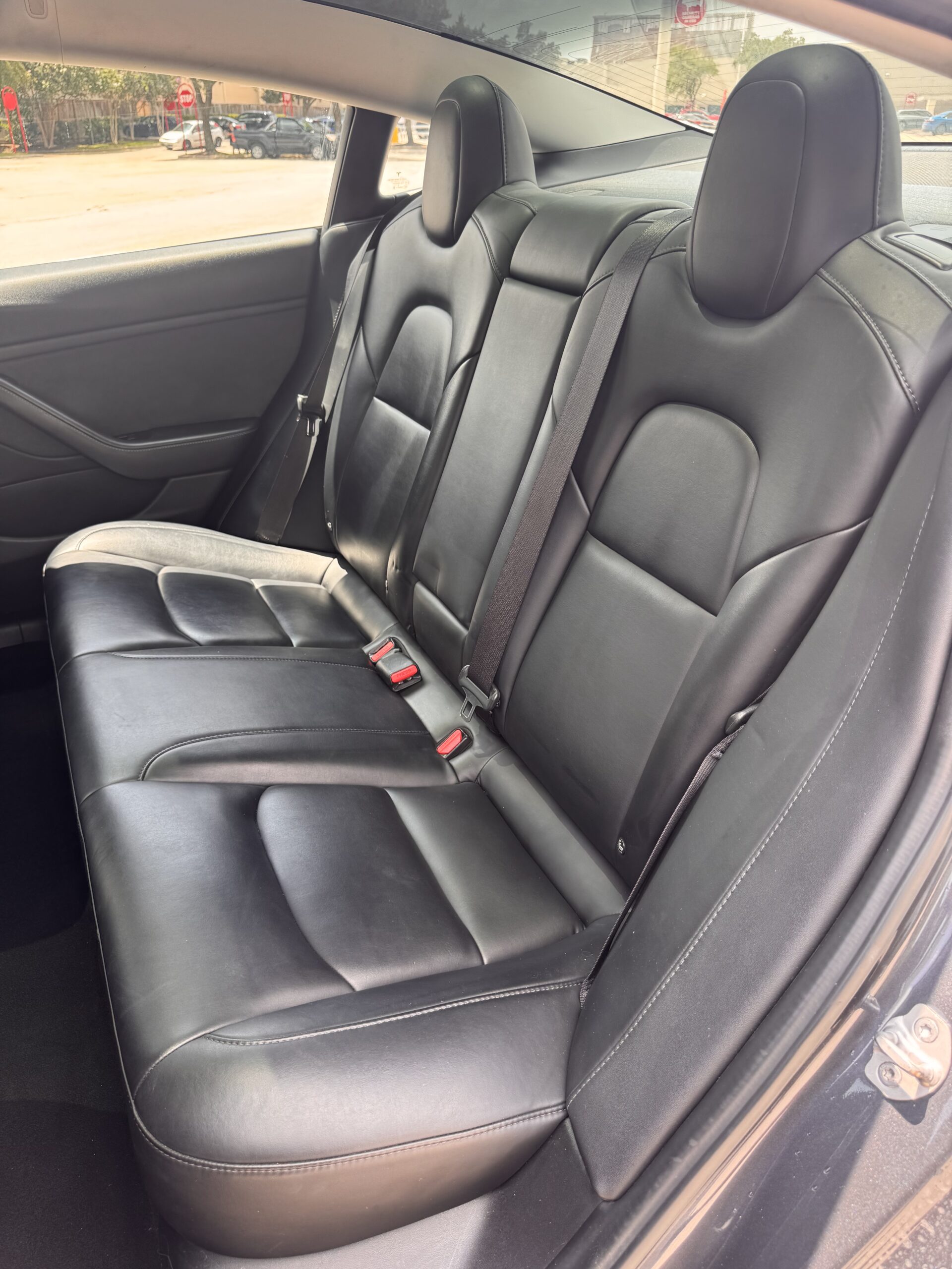 
								Tesla Model 3 Long Range full									