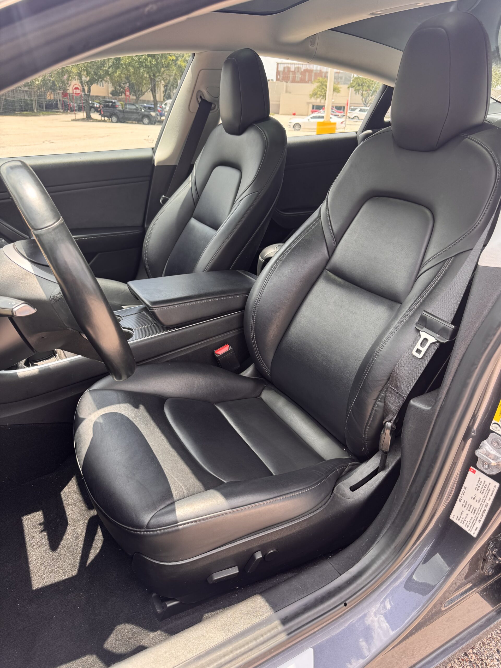 
								Tesla Model 3 Long Range full									
