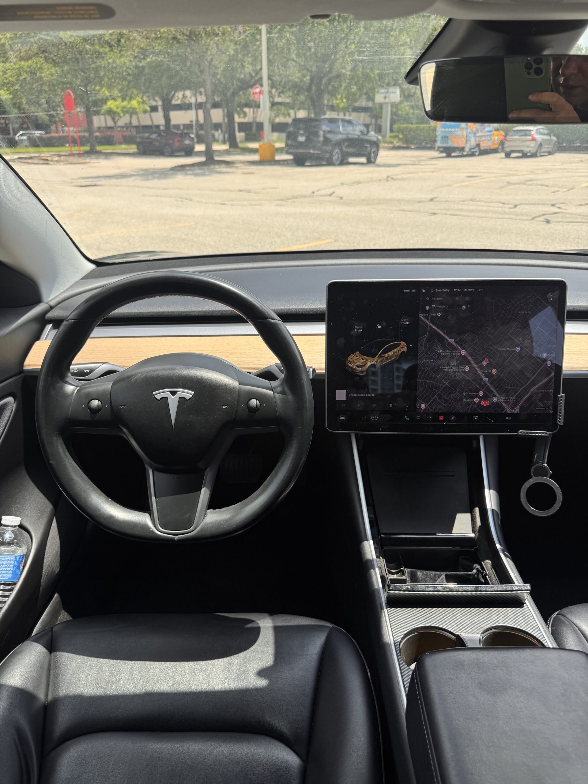 
								Tesla Model 3 Long Range full									