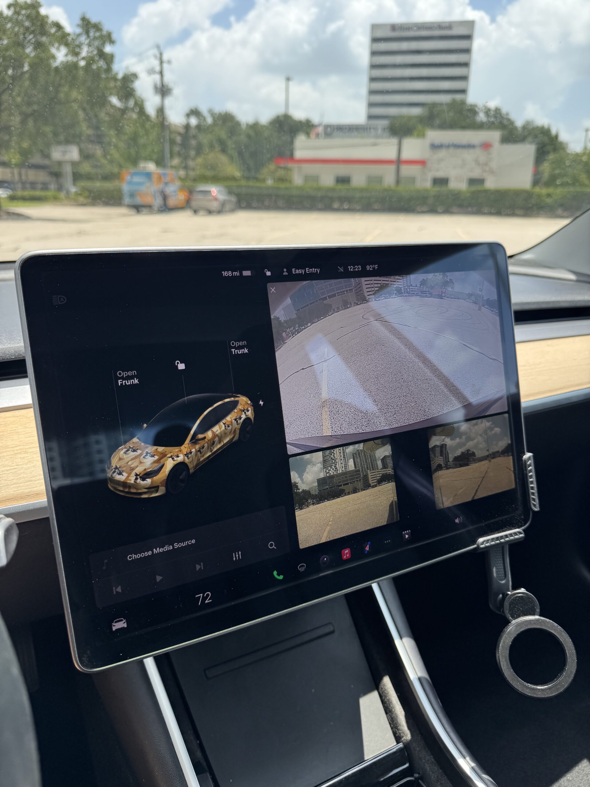 
								Tesla Model 3 Long Range full									
